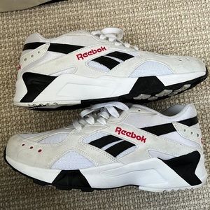 Reebok dad sneaker Aztrek “excellent red” 8.5